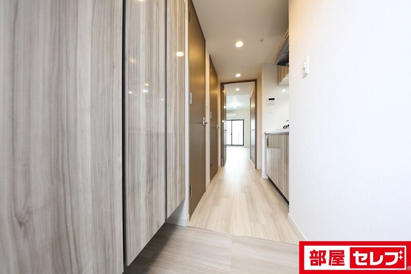 S-RESIDENCE鶴舞IIの玄関写真