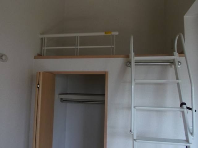 収納　小屋裏収納・クローゼット