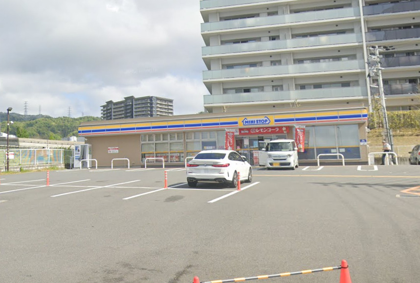 コンビニ　ミニストップ 茨木彩都あさぎ店（コンビニ）まで1358m