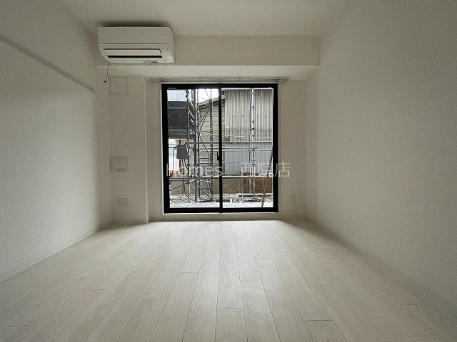 アスヴェル京都四条西院の居間写真