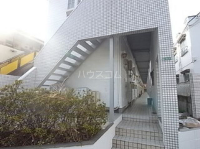 プラザドゥサビーネA棟の外観写真