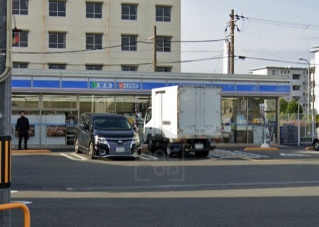 コンビニ　ファミリーマート　茨木平田台（コンビニ）まで73m