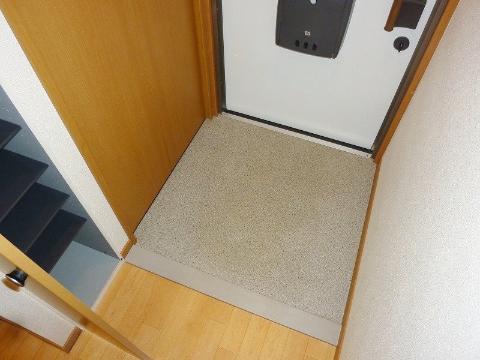 阪急宝塚線 石橋阪大前駅 徒歩5分 2階建 築19年の玄関写真