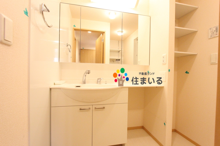 洗面設備　※写真は同型タイプとなります