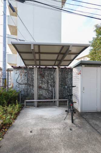 建物外観　駐輪場