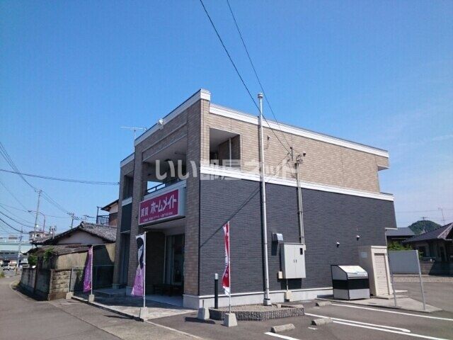 ＪＲ予讃線 坂出駅 バス乗車時間：12分 最寄りバス停で下車 徒歩3分 築15年