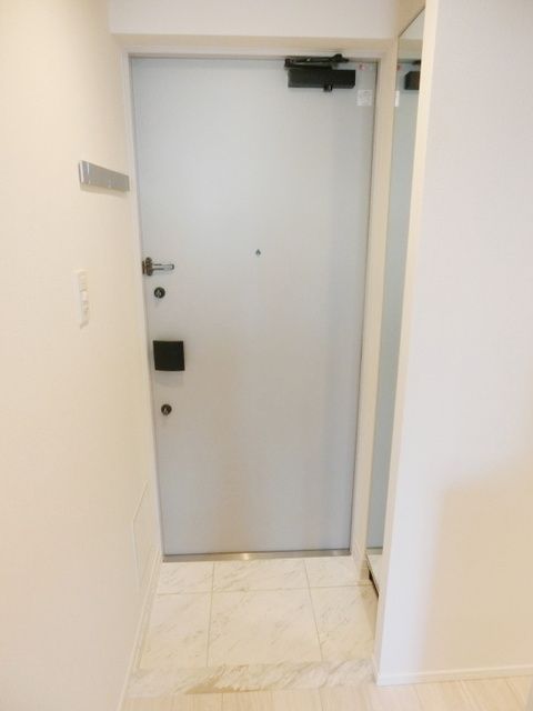 GRAN PASEO 市谷甲良町の玄関写真