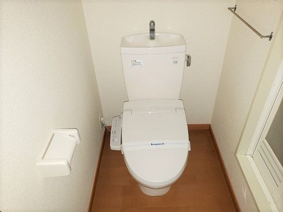 レオパレスエアフォルクのトイレ写真