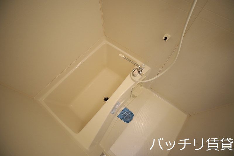 バス・シャワールーム　＊画像は別部屋の為イメージ、現状優先致します