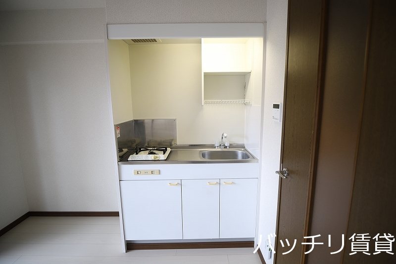 キッチン　＊画像は別部屋の為イメージ、現状優先致します