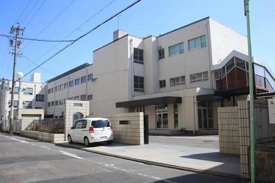 中学校　名古屋市立御田中学校（中学校）まで453m