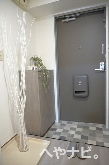 地下鉄鶴舞線 上前津駅 徒歩4分 8階建 築36年の玄関写真