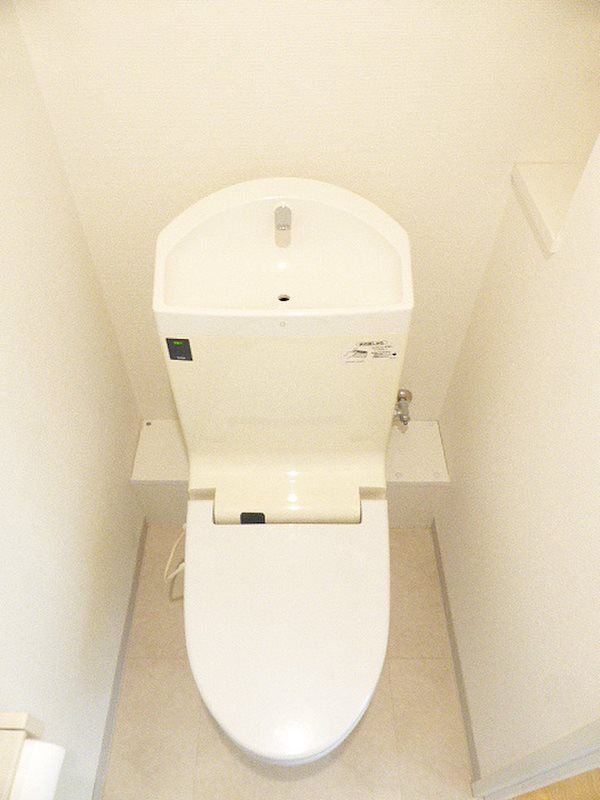 都営浅草線 三田駅 徒歩3分 11階建 築23年のトイレ写真
