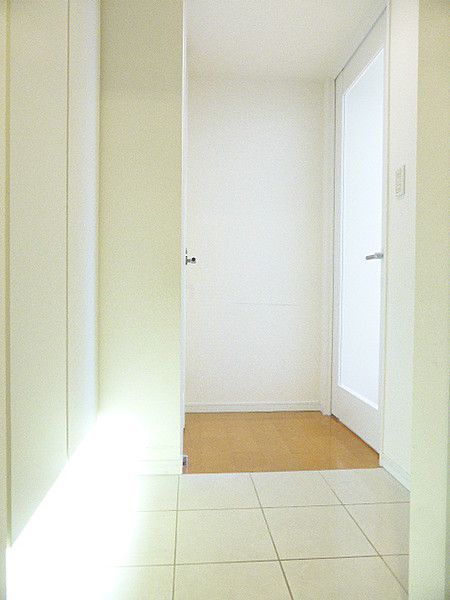 都営浅草線 三田駅 徒歩3分 11階建 築23年の玄関写真