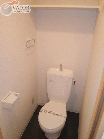 京急大師線 川崎大師駅 徒歩23分 4階建 築19年のトイレ写真