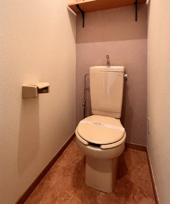 相鉄本線 鶴ケ峰駅 徒歩26分 3階建 築28年のトイレ写真