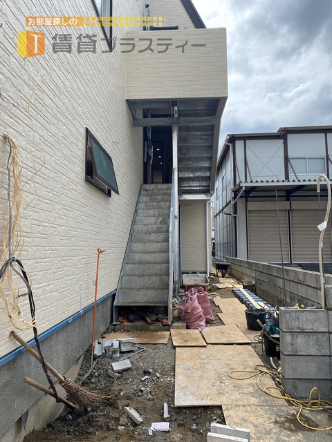 エントランス　閑静な住宅街に新築誕生です。