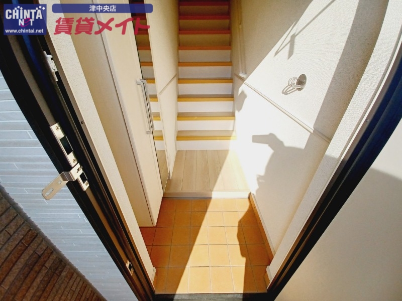 フォレスト A棟の玄関写真