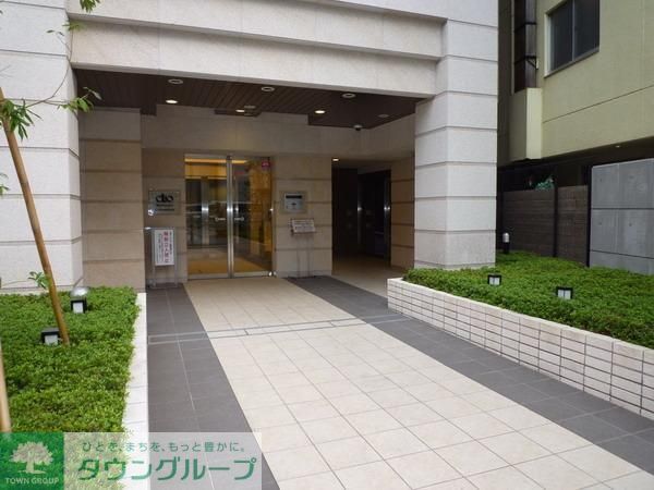 エントランス　セコムセキュリティ導入物件　オートロック付き