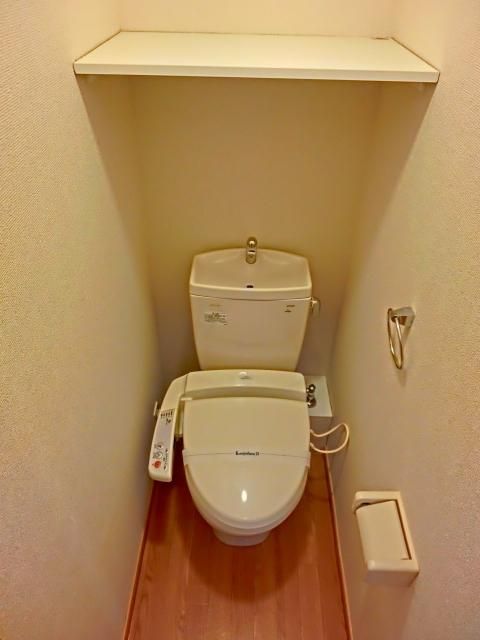 トイレ　ウォシュレット機能付き