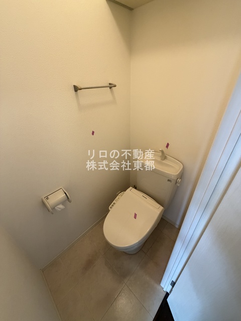 西武新宿線 鷺ノ宮駅 徒歩11分 2階建 築13年のトイレ写真