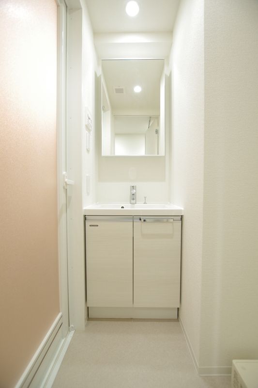 洗面設備　コンパクトで使いやすい洗面所