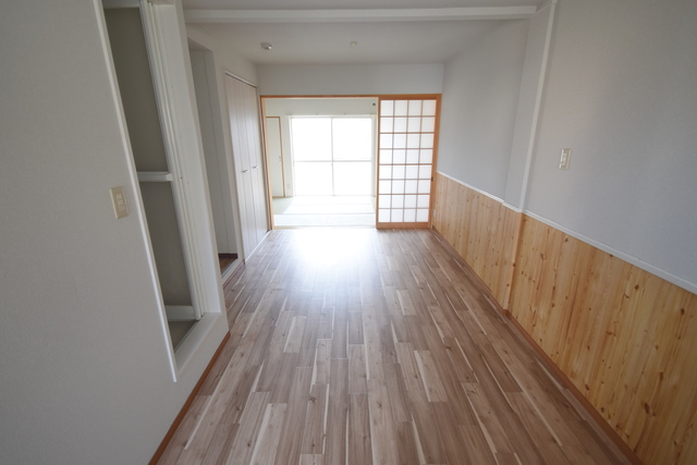 田井ハイツの居間写真