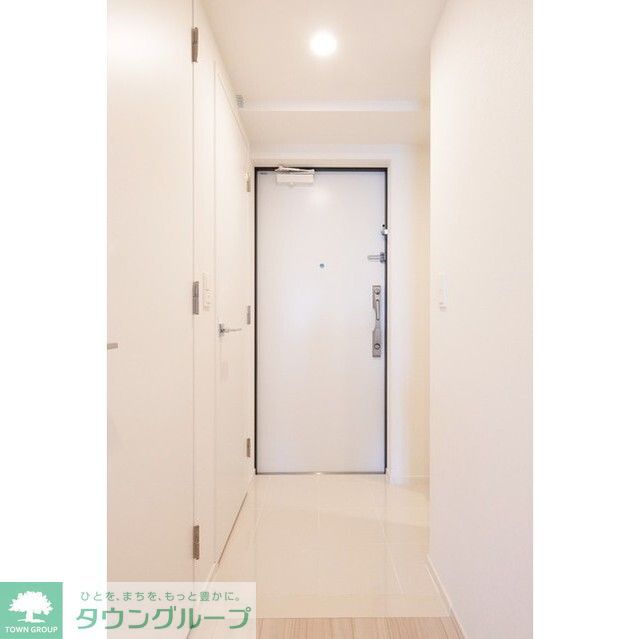 コンフォリア東新宿の玄関写真