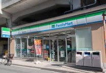 コンビニ　ファミリーマート 練馬中村橋店（コンビニ）まで636m