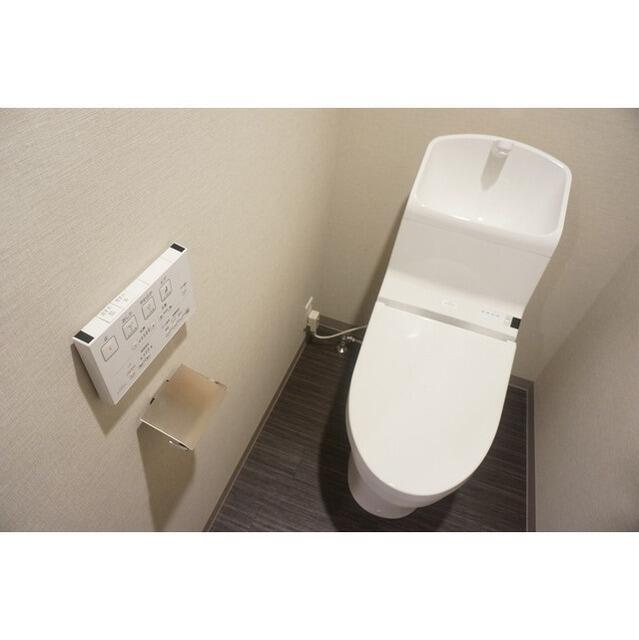 都営浅草線 馬込駅 徒歩7分 9階建 築11年のトイレ写真