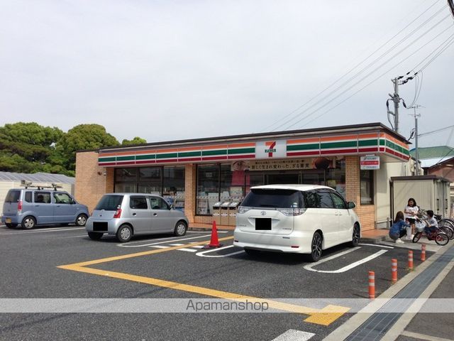 コンビニ　セブンイレブン（コンビニ）まで331m