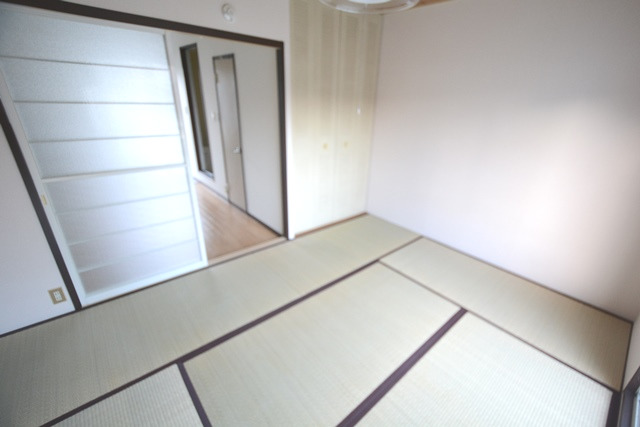 居室・リビング　角部屋住戸で過ごしやすくてオススメです♪