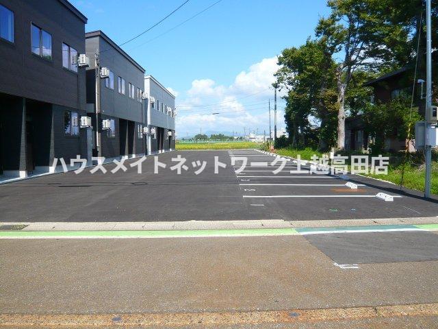 駐車場　消雪付駐車場