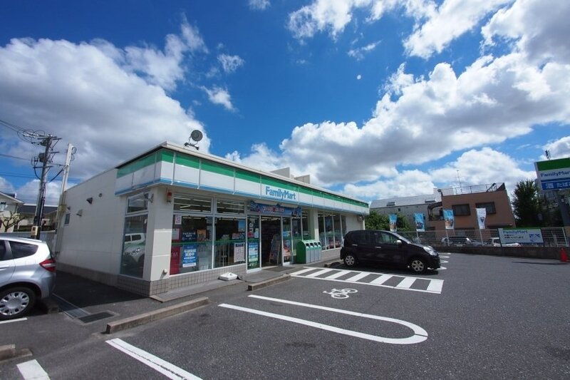 コンビニ　ファミリーマート天白高坂店（コンビニ）まで558m