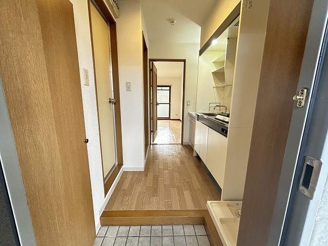 玄関　同マンション別部屋