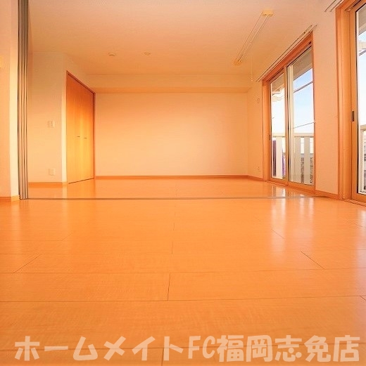 ＪＲ篠栗線 原町駅 徒歩10分 2階建 築20年の居間写真