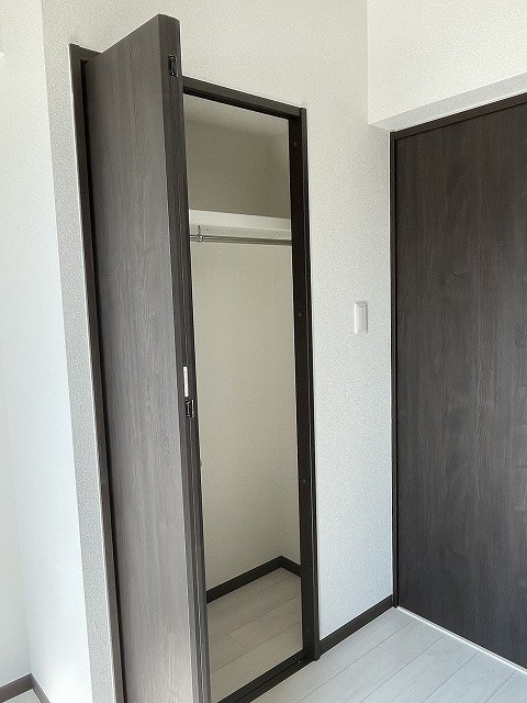 収納　類似タイプ参考写真掲載。