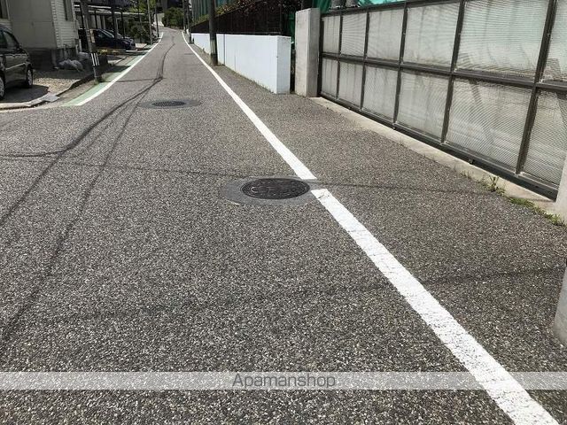 その他　前面道路（その他）まで0m
