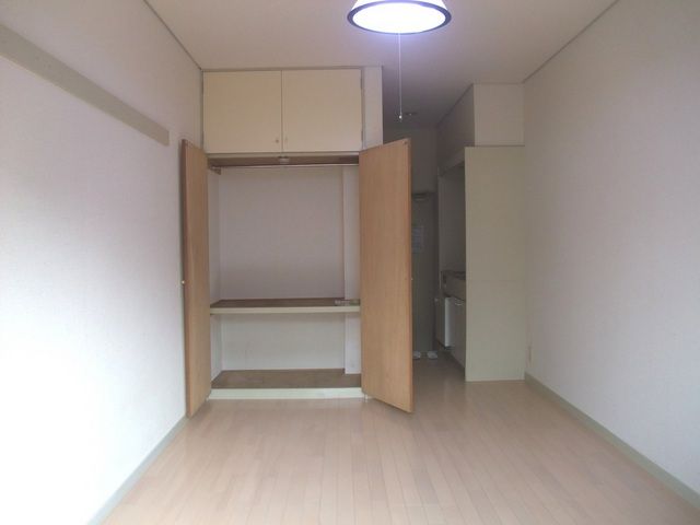 クレセントハイムの居間写真