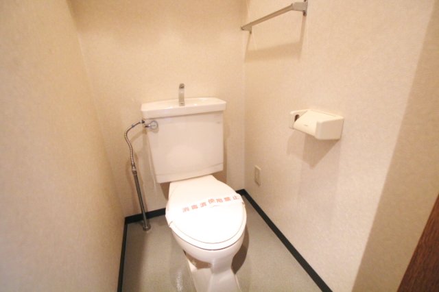 トイレ　※別部屋参考写真となります。
