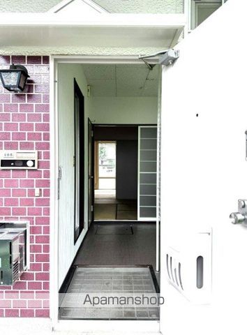 ＪＲ中央線 三鷹駅 徒歩13分 2階建 築39年の玄関写真