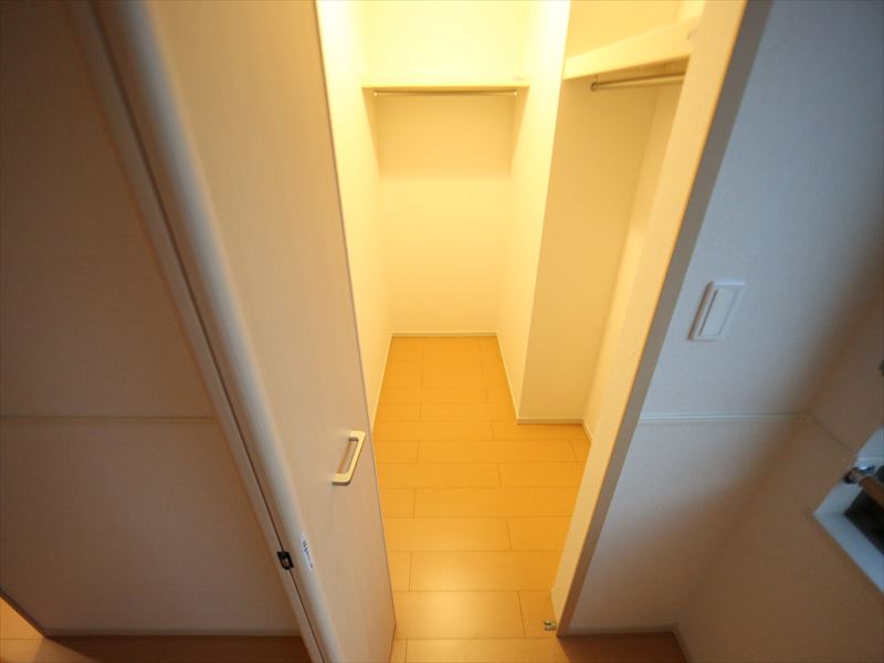 収納　ウォークインクローゼット　小屋裏収納　モデルルーム