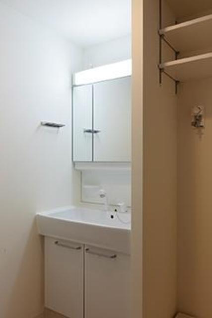 洗面設備　※写真は同タイプ住戸です。