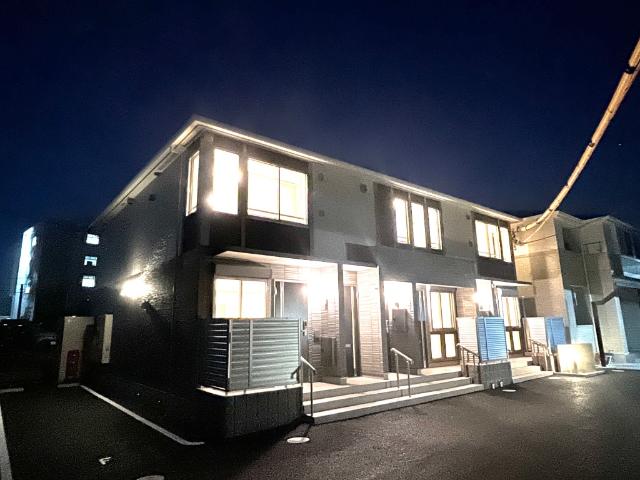 エントランス　外観写真（夜）