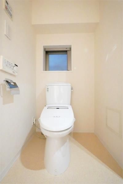 トイレ　参考写真：別部屋タイプ