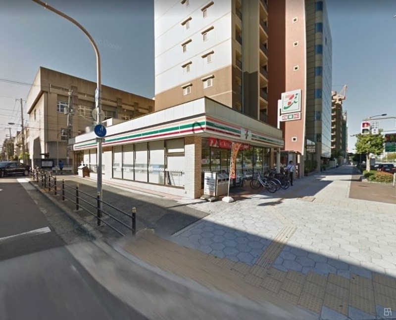 コンビニ　セブンイレブン 大阪北堀江３丁目店（コンビニ）まで260m