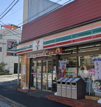コンビニ　セブンイレブン横浜小机町店（コンビニ）まで244m
