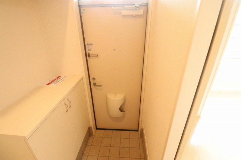 玄関　※別部屋参考写真・現況優先※
