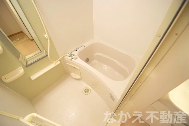 バス・シャワールーム　ゆったり過ごせるお風呂です