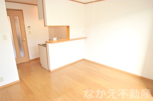 その他部屋・スペース　落ち着いた色調の寝室です